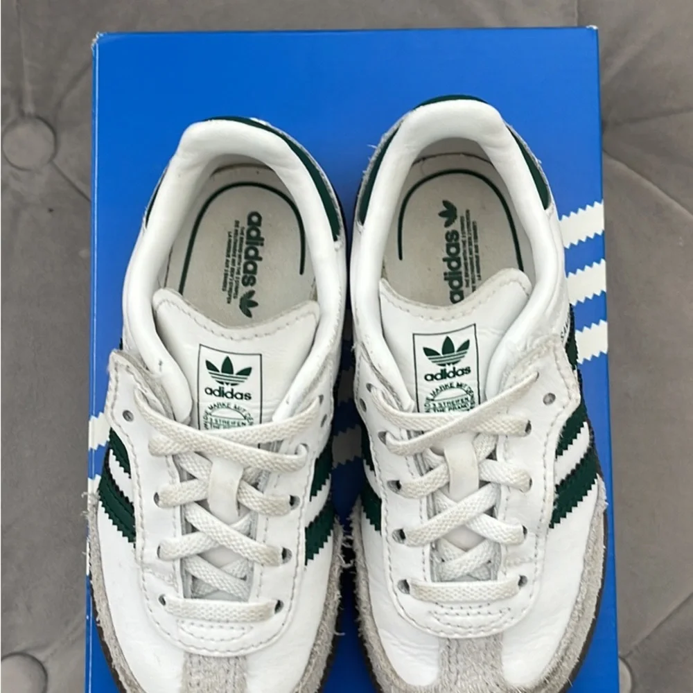 adidas toe tab three